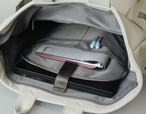 14インチのパソコンが入る