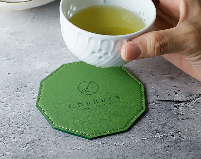 さりげないロゴ