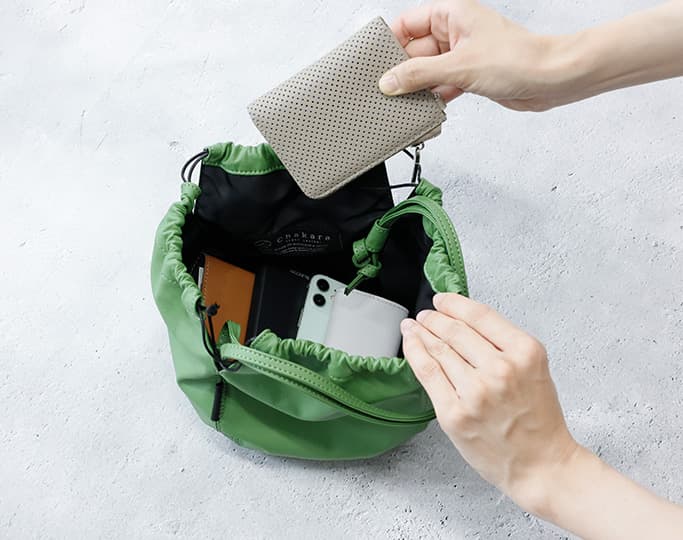 SHIFUKU bag 口が大きく開き出し入れしやすい