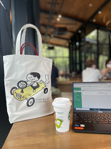 色々入って、可愛い！ちょっとしたお出かけにも便利なマチありトート