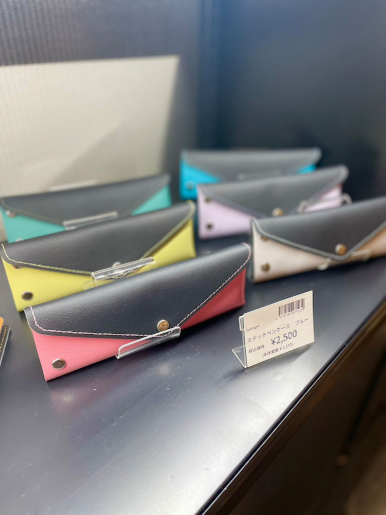 ソバニ公式 ステッチペンケース