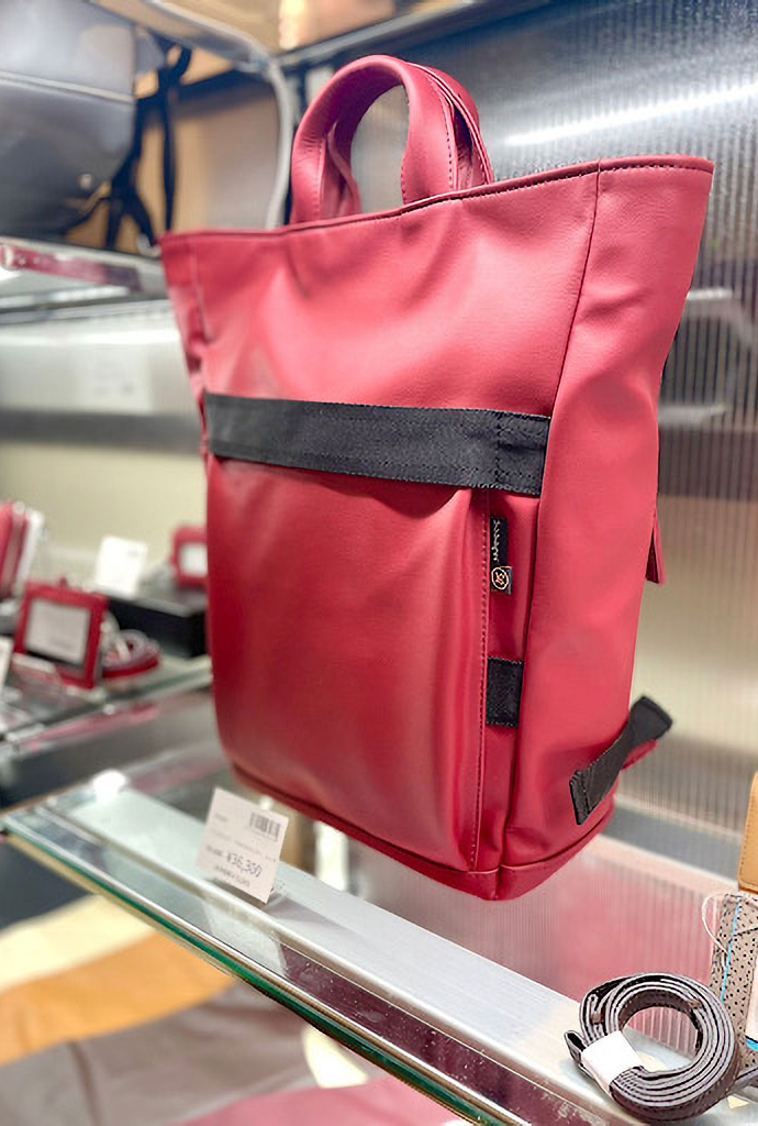 ソバニ公式 HANACO エシカルレザー バックパック