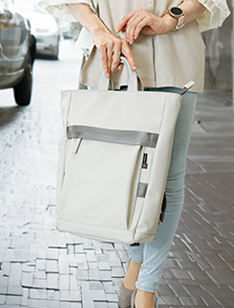ビジネスシーンにも合い、使いやすいサイズのバックパック