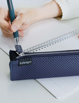 大人が使えるシックなペンケース